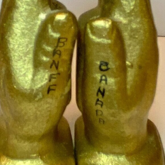 Vintage Praying Hands Salt and Pepper Shakers Gold Banff Canada Taiwan - Picture 4 of 6